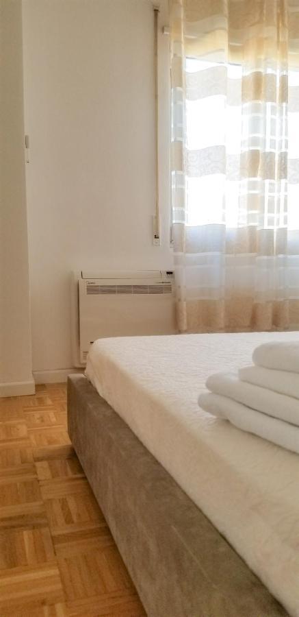 City Center Cute And Comfy Apartment - Ajia Apartments Tirana Eksteriør billede