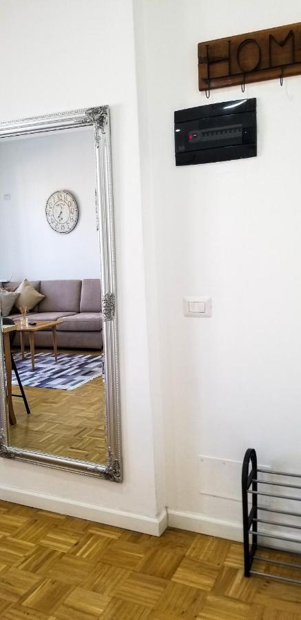 City Center Cute And Comfy Apartment - Ajia Apartments Tirana Eksteriør billede