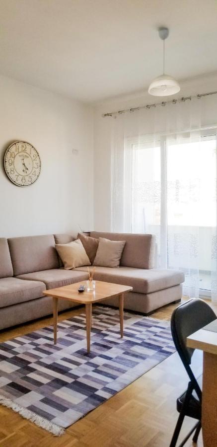 City Center Cute And Comfy Apartment - Ajia Apartments Tirana Eksteriør billede